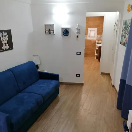 Domus Caricatore Apartment *